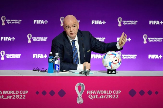 国际足联主席抨击西方国家批评卡塔尔的“虚伪”